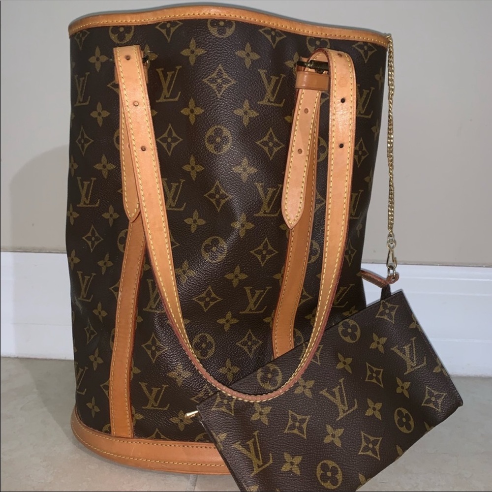 Louis Vuitton Bucket Bag GM